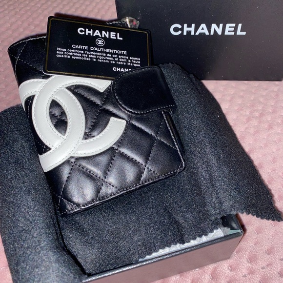 💗Gorgeous Authentic Chanel pocket size agenda💗 - Picture 3 of 10